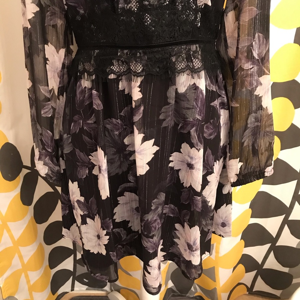❣️PRETTY FLORAL DRESS❣️ - Picture 3 of 7